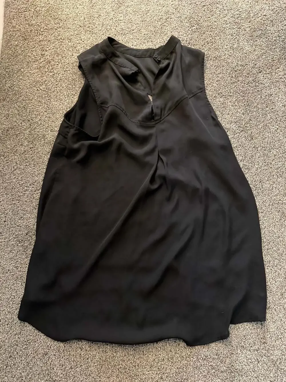 Venus Women's Sleeveless Black Keyhole Back Blouse Size L